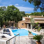 Encinas 别墅 波连斯萨